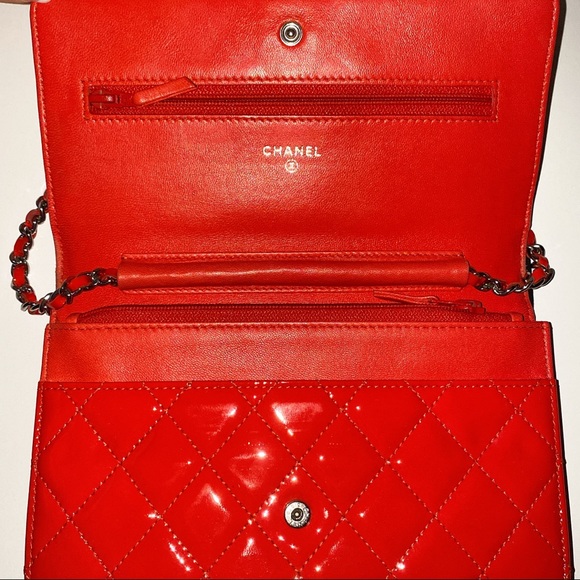 CHANEL Coral Red & Silver Patent Leather Reissue Wallet On Chain WOC - Picture 4 of 8